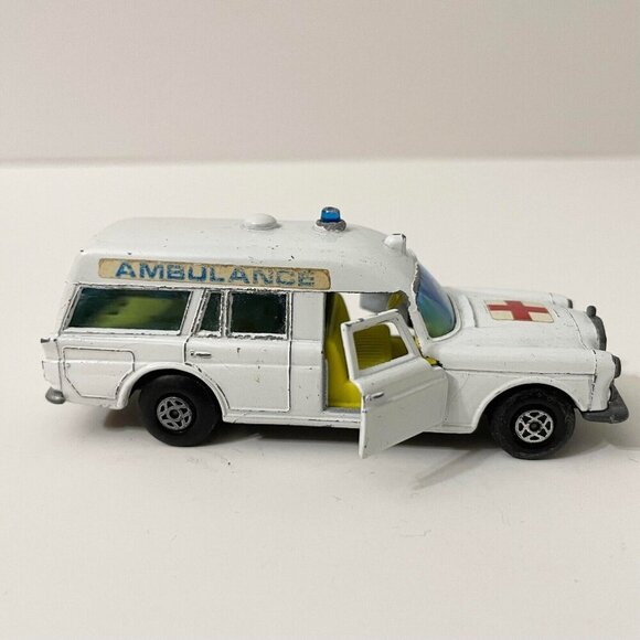 Matchbox Speed Kings Lesney Mercedes Benz Binz Ambulance K63 Diecast - Picture 13 of 16